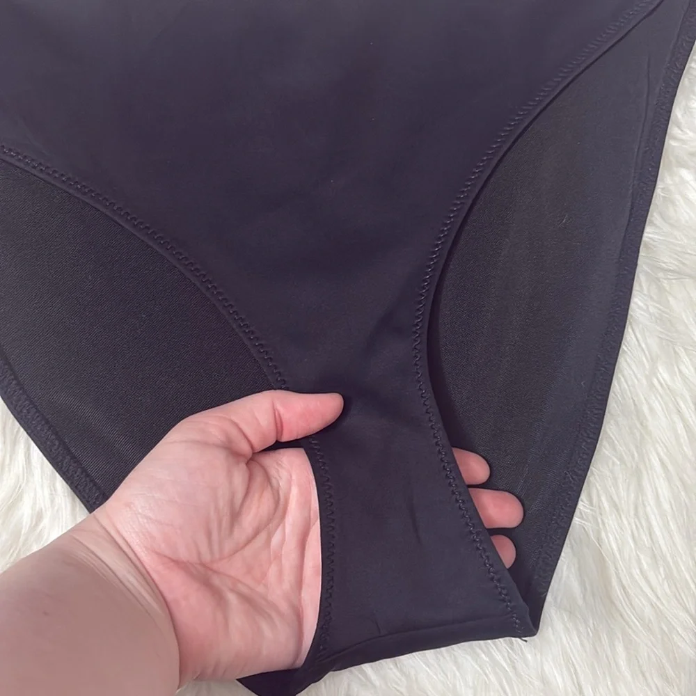 Good American Black Swim Bottoms Size 6 (3XL)